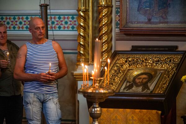 В Риге отметили 88-ю годовщину создания Воздушно-десантных войск В Риге отметили 88-ю годовщину создания Воздушно-десантных войск - Sputnik Латвия