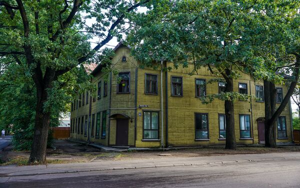 Старое здание чиекуркалнской библиотеки - исторический центр района Старое здание чиекуркалнской библиотеки - исторический центр района - Sputnik Латвия