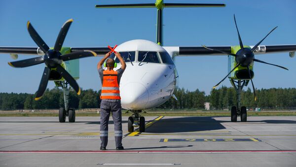 Самолет Bombardier Q400 NextGen авиакомпании airBaltic в аэропорту Рига - Sputnik Латвия