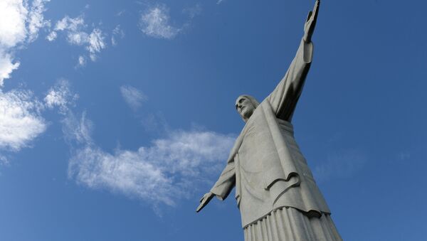 Kristus Pestītāja (Cristo Redentor) statuja Korkovado kalnā Riodežaneiro - Sputnik Latvija