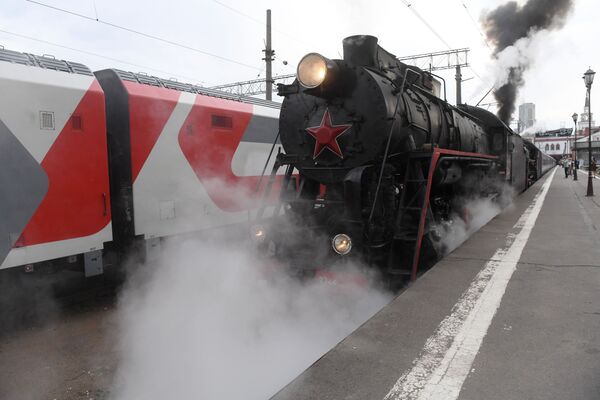 Основной ретропаровоз туристического поезда класса люкс Императорская Россия, который отправляется в путешествие по Транссибирской магистрали - Sputnik Латвия