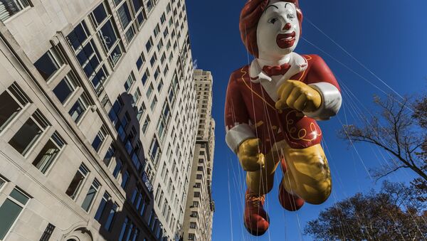 Символ сети McDonalds клоун Рональд Макдональд - Sputnik Латвия