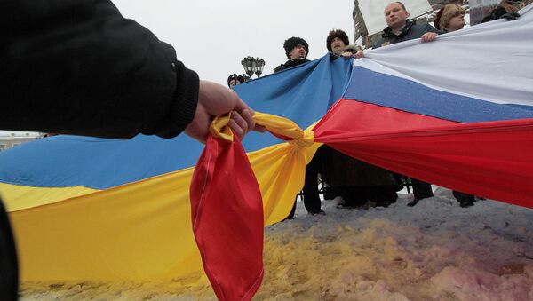 Флаги России и Украины - Sputnik Latvija