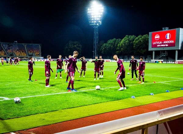 Игроки сборной Латвии по футболу перед матчем Лиги наций УЕФА против команды Андорры, 6 сентября 2018 - Sputnik Латвия