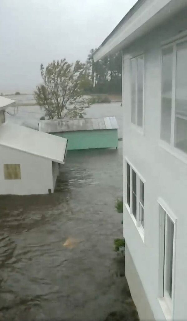 Наводнение в результате урагана Флоренс в Бельхавен, Северная Каролина - Sputnik Латвия