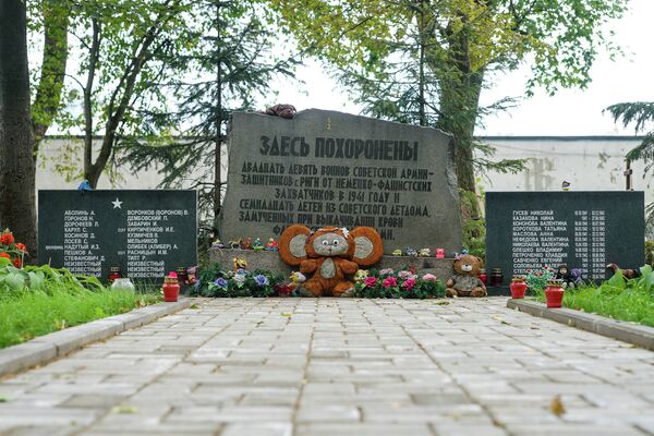 Реконструированный памятник детям - жертвам экспериментов нацистов в Саласпилсе Реконструированный памятник детям - жертвам экспериментов нацистов в Саласпилсе - Sputnik Латвия