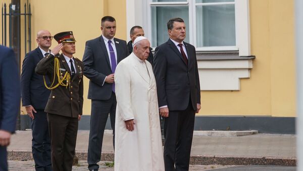 Romas Pāvests Francisks ieradās Latvijā 24. septembrī - Sputnik Latvija