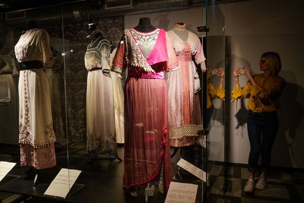 Реквием по музам: выставка Александра Васильева 1918. Роскошь свободы в Риге Реквием по музам: выставка Александра Васильева 1918. Роскошь свободы в Риге - Sputnik Латвия