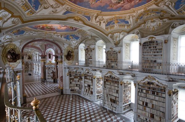 Библиотека аббатства в австрийском Адмонте - Sputnik Латвия
