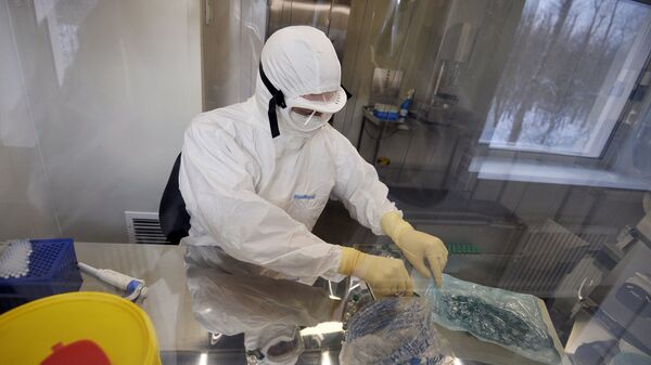 Российские медики разработали вакцину против лихорадки Эбола - Sputnik Latvija