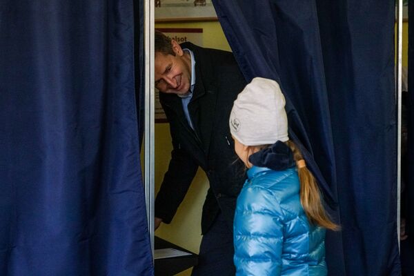 Домбровский рассказал, когда покинет Согласие и как преодолеть отсталость Латвии Домбровский рассказал, когда покинет Согласие и как преодолеть отсталость Латвии - Sputnik Латвия