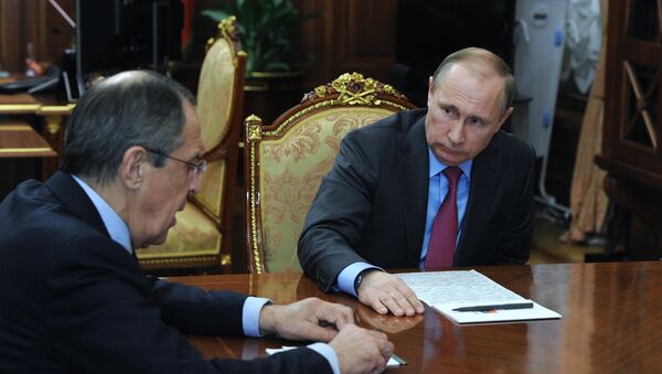 Президент РФ В. Путин встретился с министрами иностранных дел и обороны С. Лавровым и С. Шойгу - Sputnik Латвия