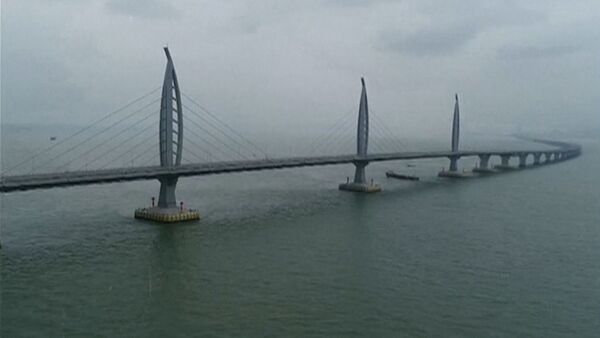 Самый длинный морской мост в мире связал три китайских города - видео - Sputnik Латвия