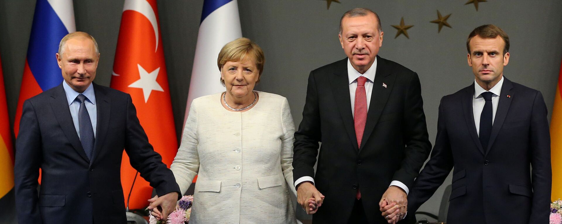 Sestdien Stambulā notika Turcijas, Krievijas, Vācijas un Francijas līderu tikšanās - Sputnik Latvija, 1920, 29.10.2018