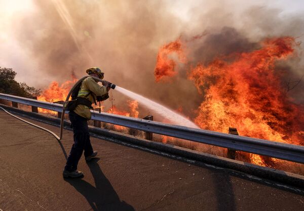 Лесные пожары в Калифорнии - Sputnik Latvija